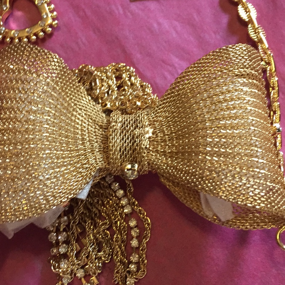 Stunning gold mesh Bow 🙇‍♀️❤️😍🔥 - Picture 6 of 6